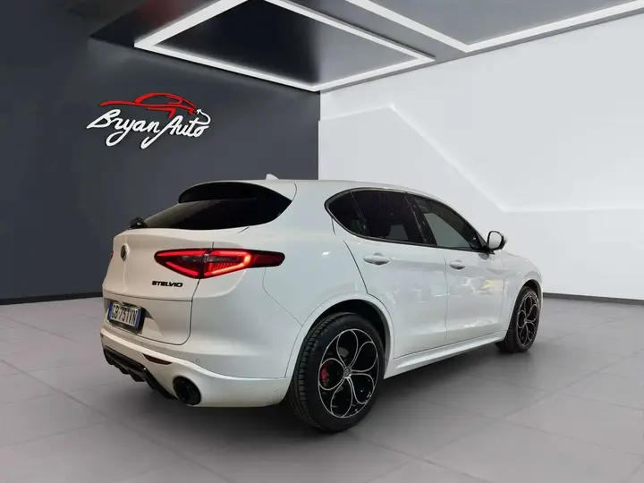 Alfa Romeo Stelvio 2020 photo 5