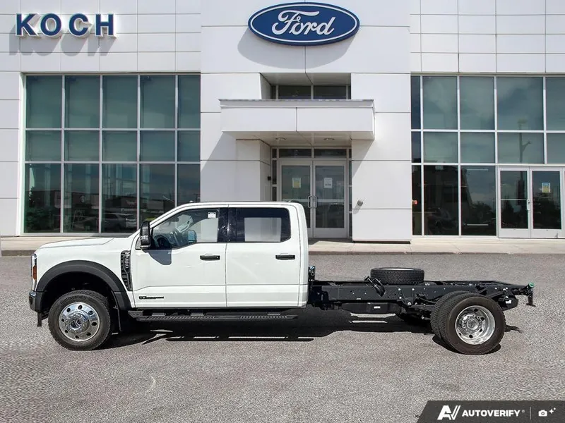 Ford Super Duty F-550 2026 photo 3