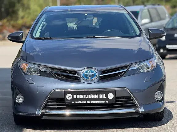 Toyota Auris 2015 photo 4