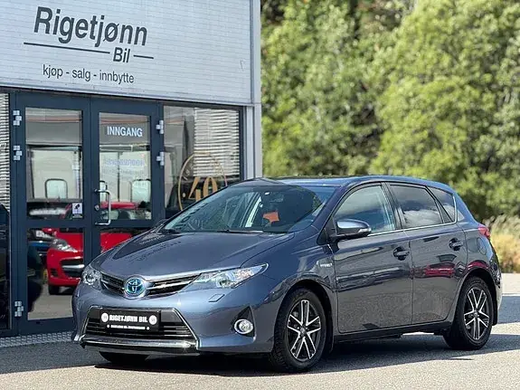 Toyota Auris 2015 photo 3