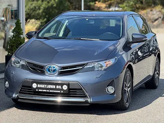 Toyota Auris 2015 photo 2