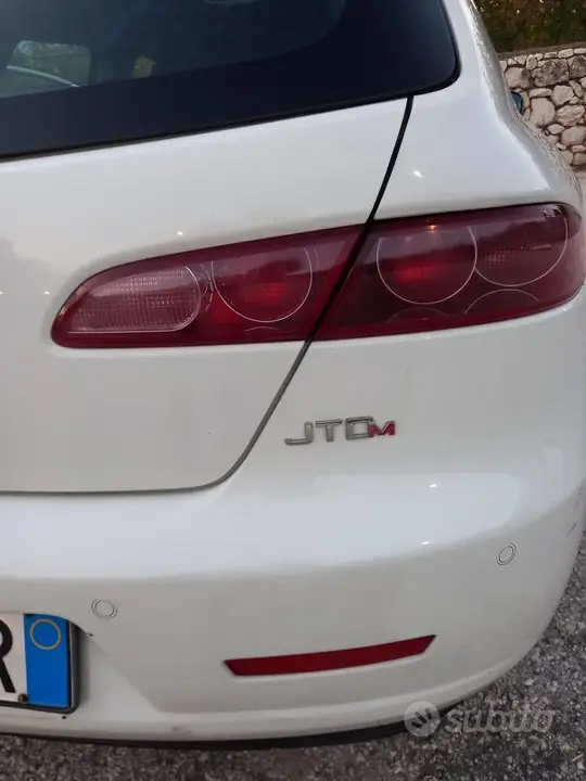Alfa Romeo 159 2011 photo 4