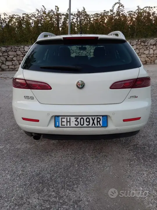 Alfa Romeo 159 2011 photo 2