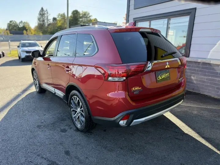 Mitsubishi Outlander 2017 photo 4