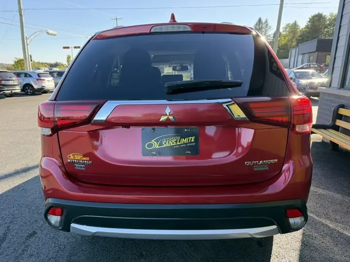 Mitsubishi Outlander 2017 photo 5