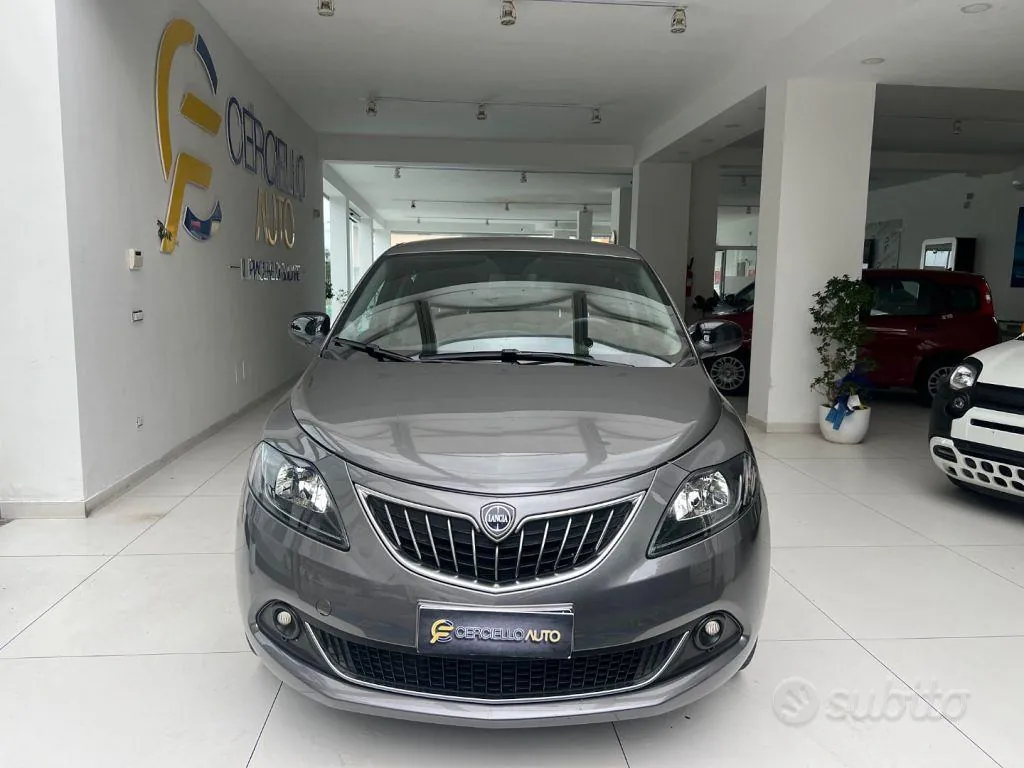 Lancia Ypsilon