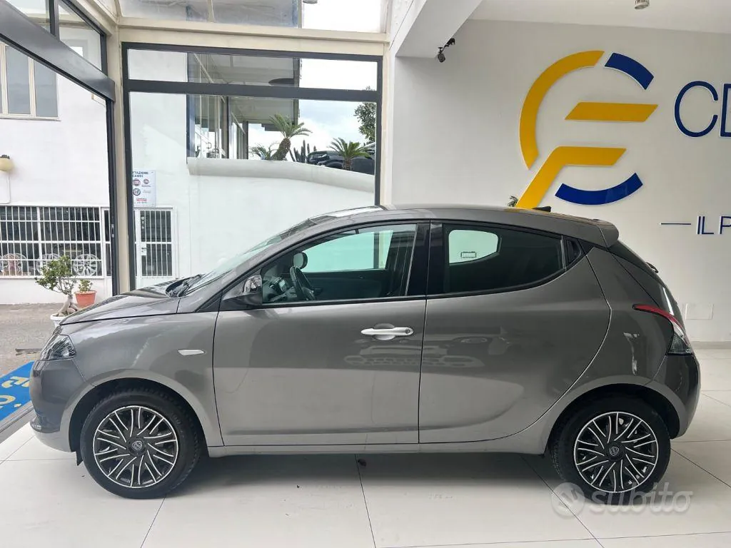 Lancia Ypsilon 2022 photo 3