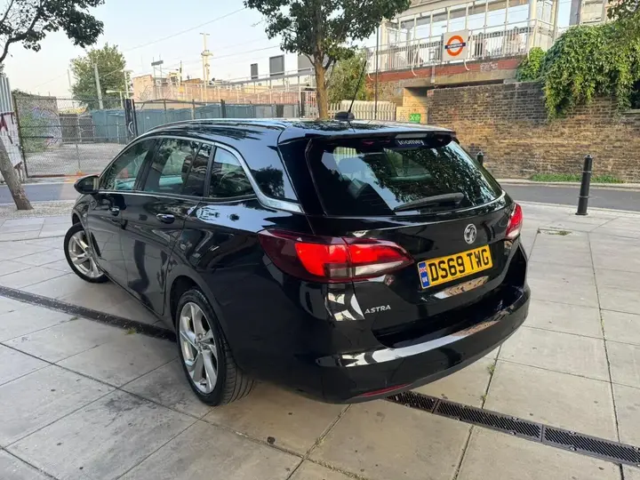 Vauxhall Astra 2019 photo 2