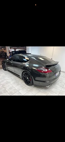Porsche Panamera 4 2010 photo 2