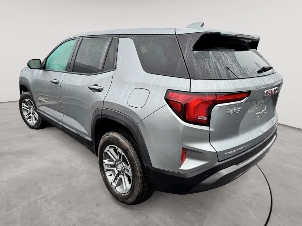 GMC Terrain 2026 photo 2