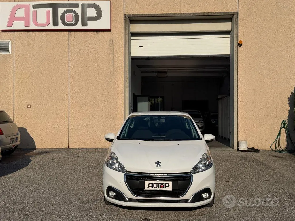 Peugeot 208 2016 photo 2