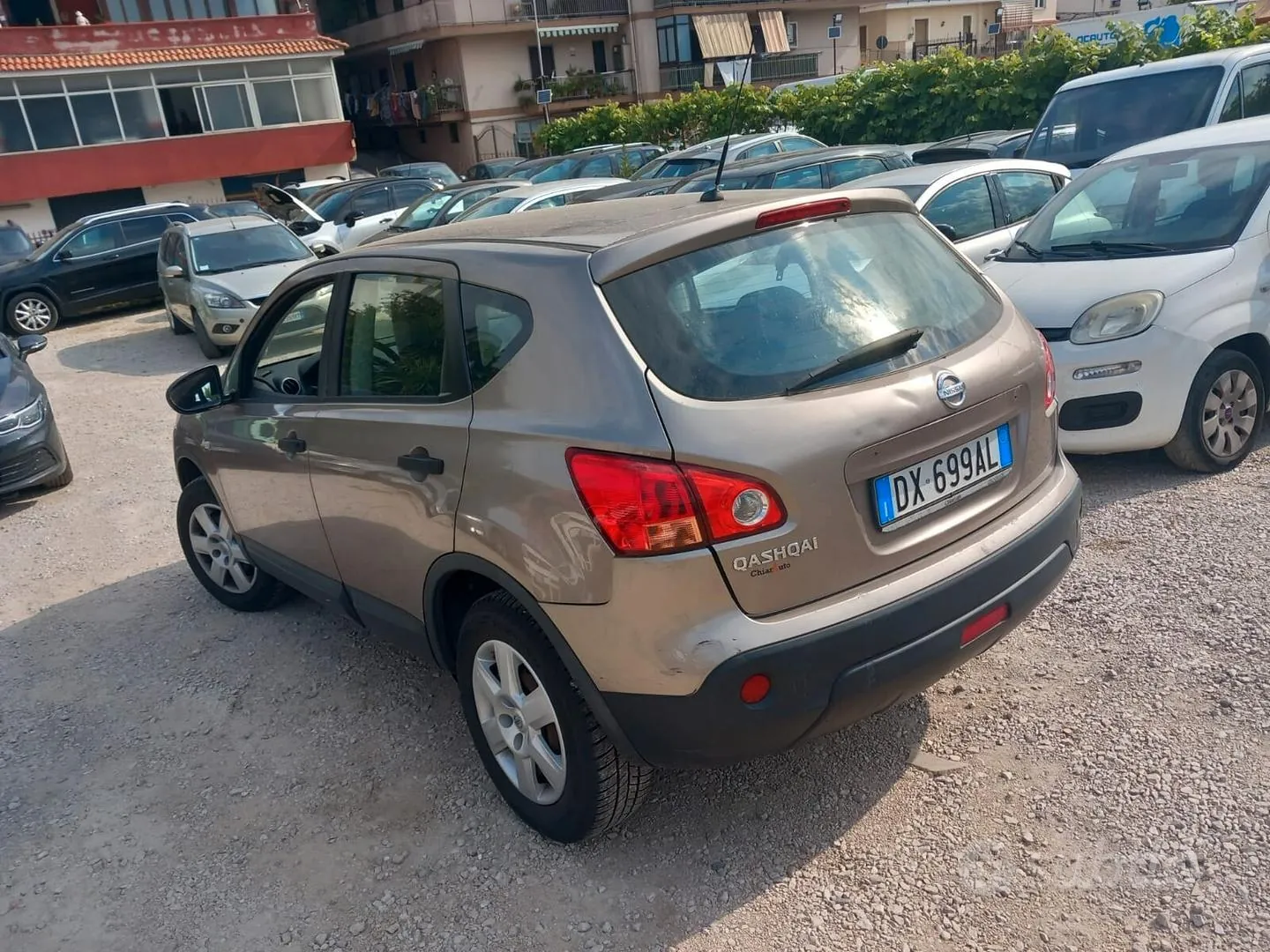 Nissan Qashqai 2010 photo 2