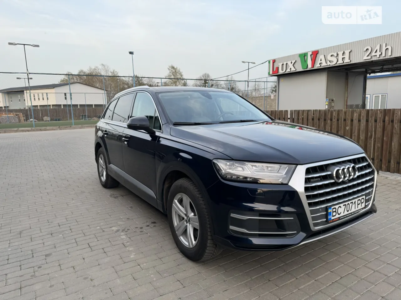 Audi Q7 2017 photo 2