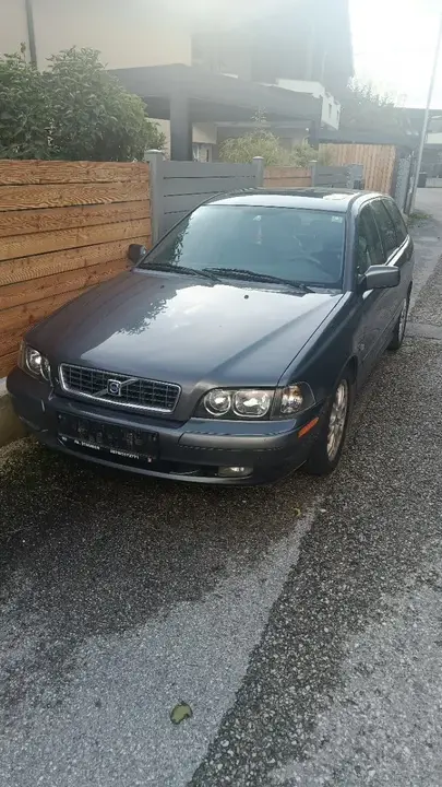 Volvo V40 2002 photo 2