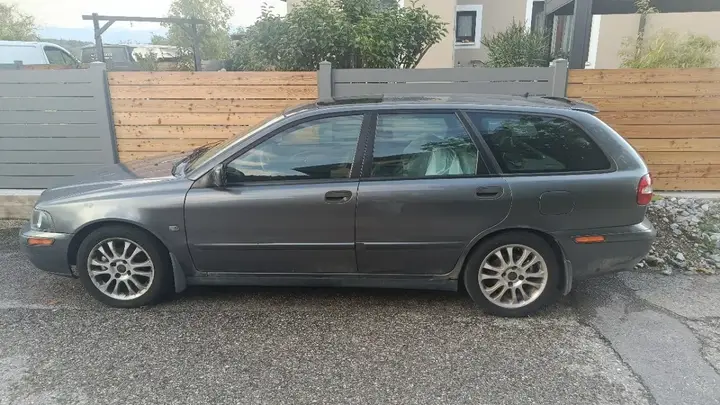 Volvo V40 2002 photo 3