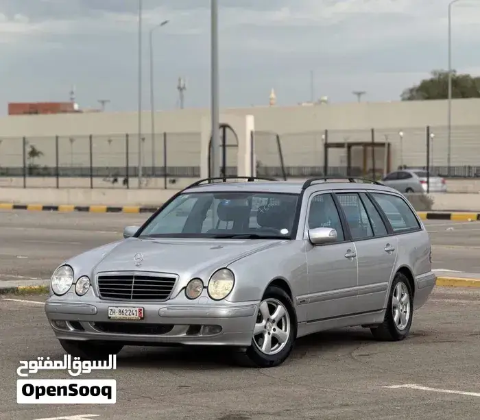 Mercedes-Benz E-Class 2002 photo 2