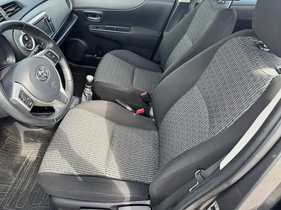 Toyota Yaris 2011 photo 5