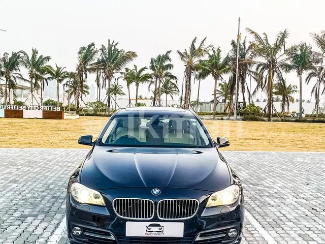 BMW 523I 2011 photo 2