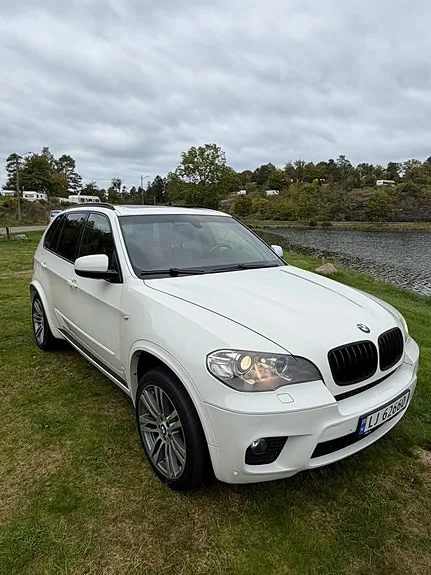 BMW X5 2011 photo 2