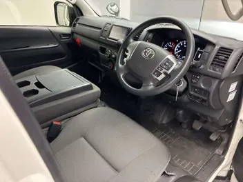 Toyota Hiace 2021 photo 4