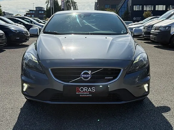 Volvo V40 2015 photo 2