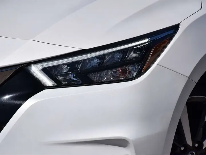 Nissan Versa 2021 photo 2