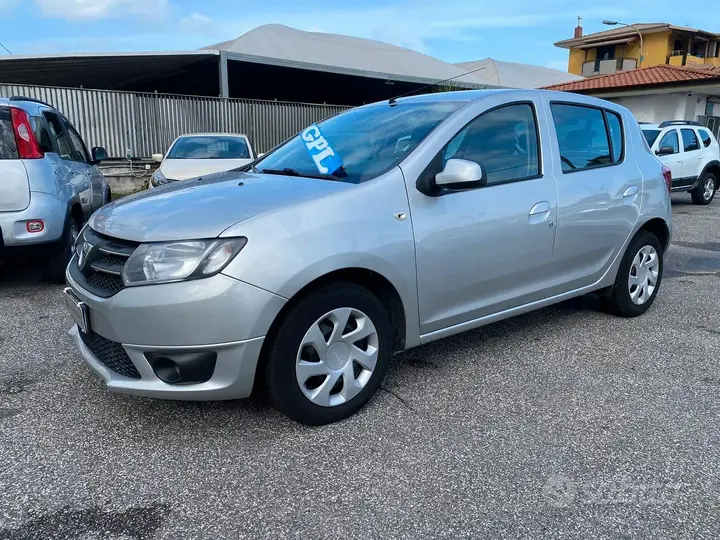 Dacia Sandero 2015 photo 2
