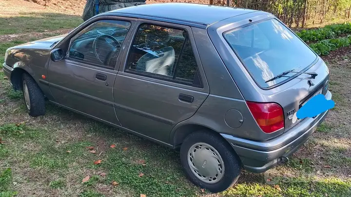 Ford Fiesta 1995 photo 2