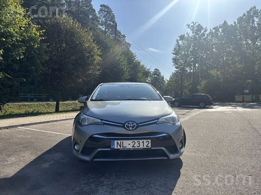 Toyota Avensis 2017 photo 2