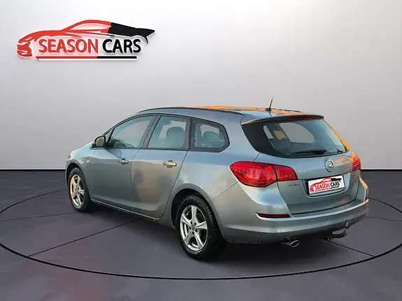 Opel Astra 2011 photo 3