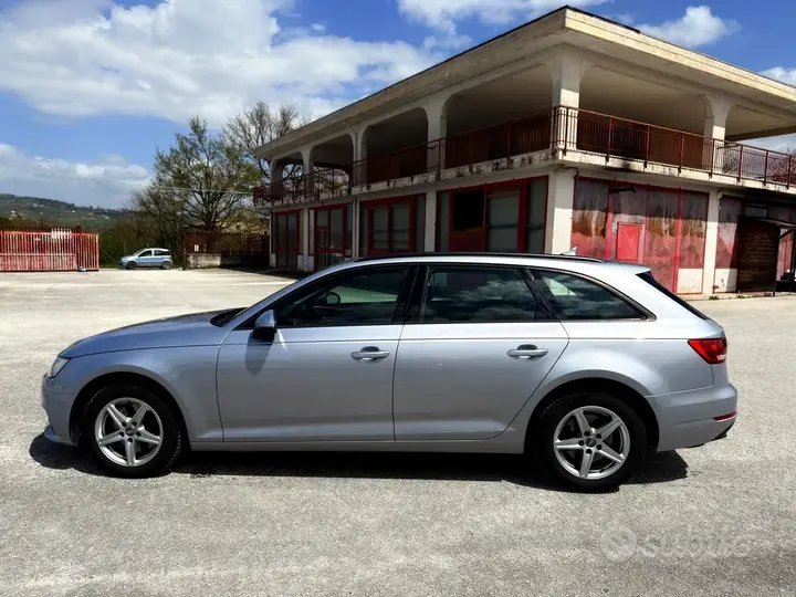 Audi A4 Avant 2018 photo 2