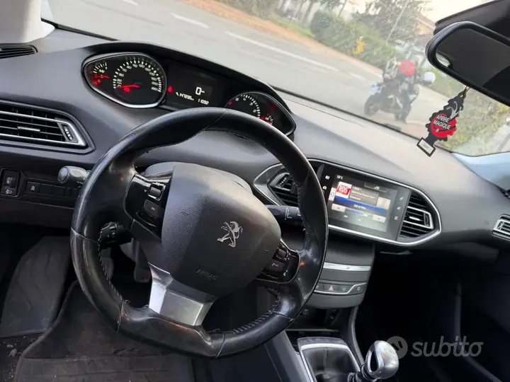 Peugeot 308 2014 photo 5