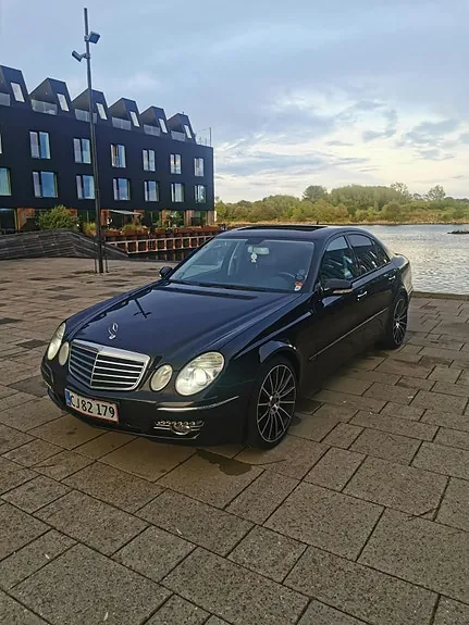 Mercedes-Benz E320 2006 photo 4