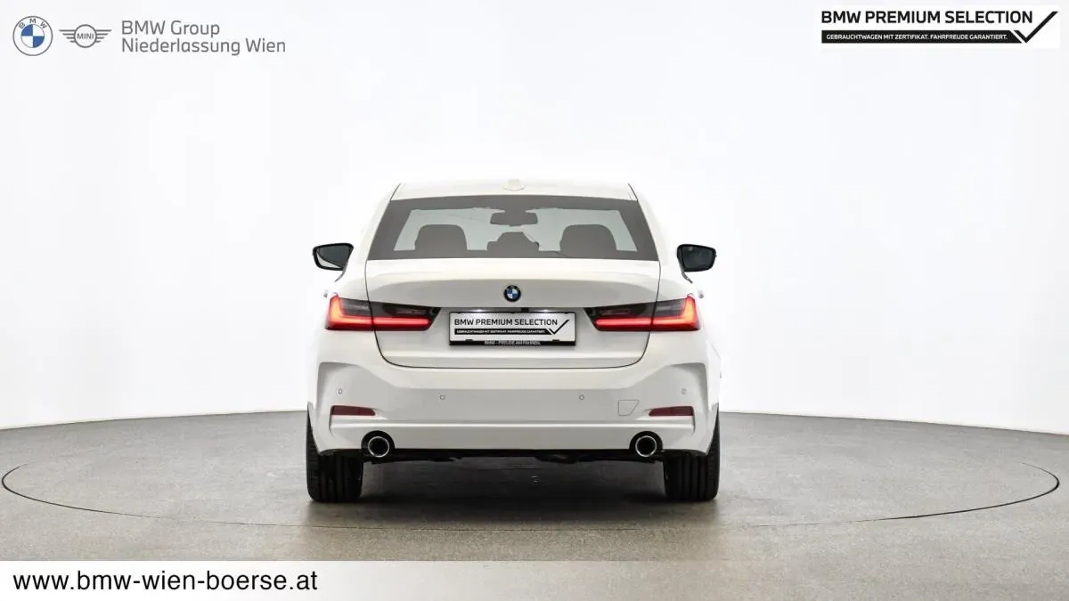 BMW 3 Series 2024 photo 2