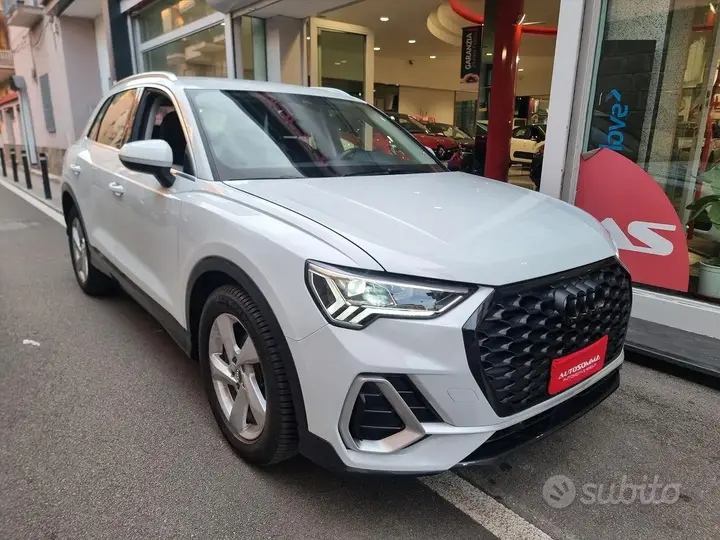 Audi Q3 2022 photo 2