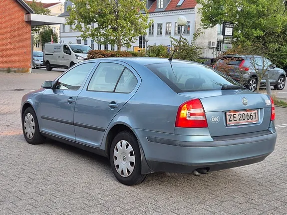 Skoda Octavia 2008 photo 4