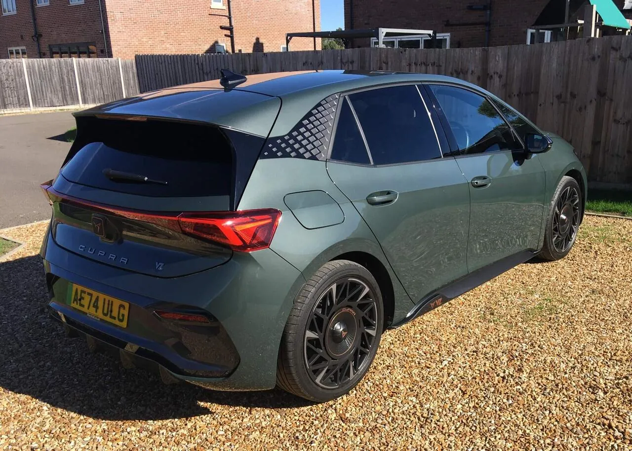 Cupra Born photo 4