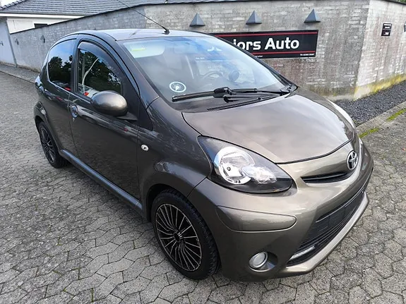 Toyota Aygo 2012 photo 2