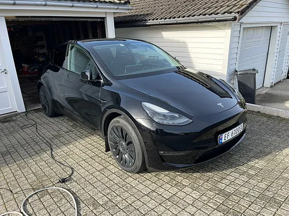 Tesla Model Y 2023 photo 3