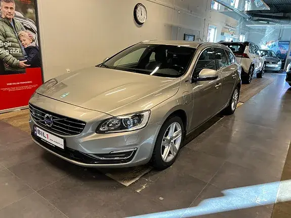 Volvo V60 2015 photo 2