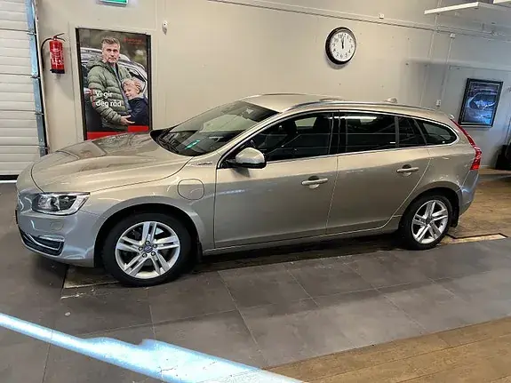 Volvo V60 2015 photo 4