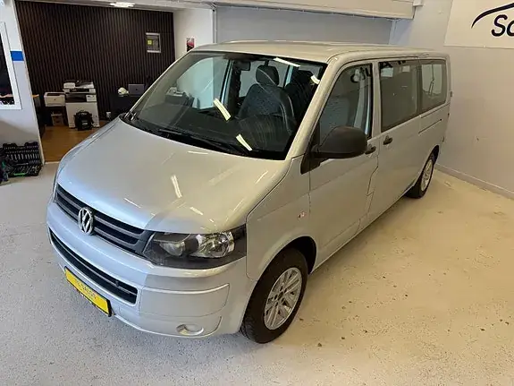 Volkswagen Caravelle 2010 photo 2