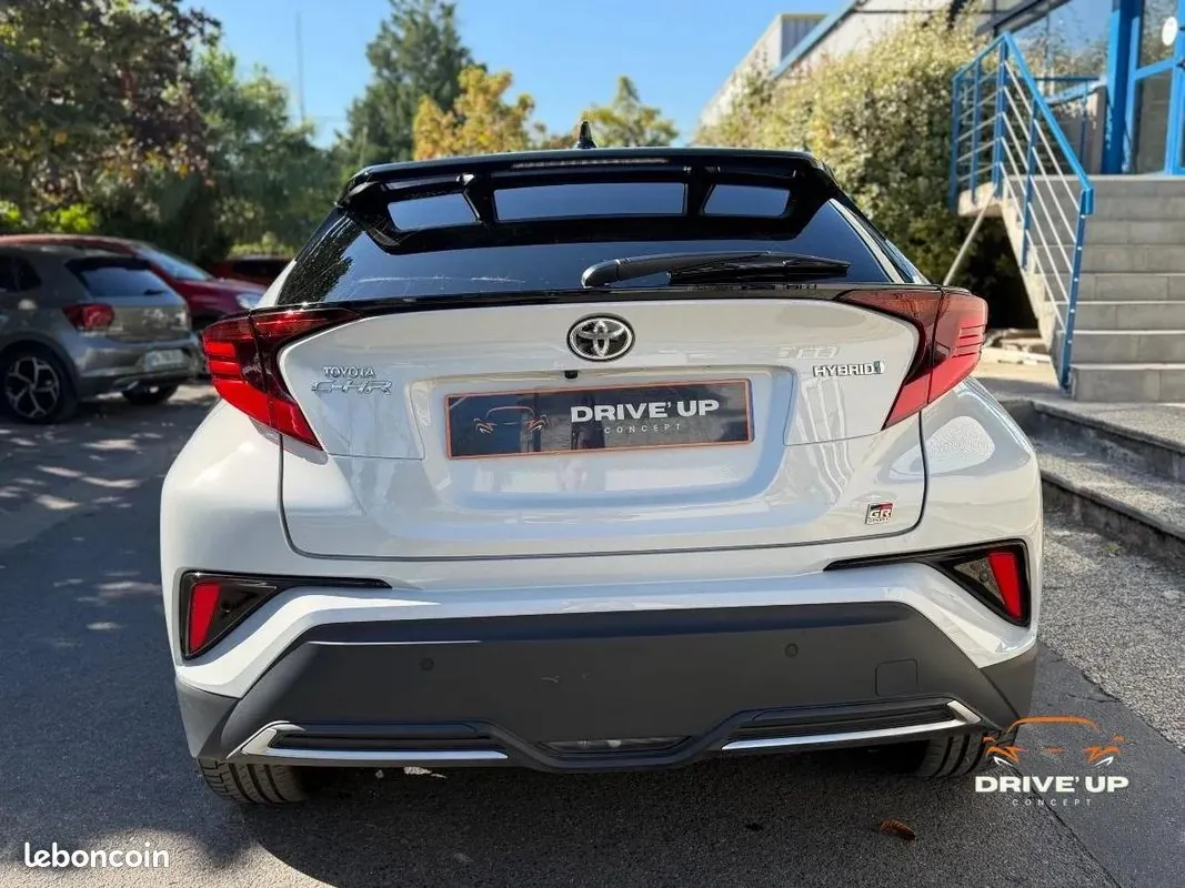 Toyota C-Hr 2023 photo 3