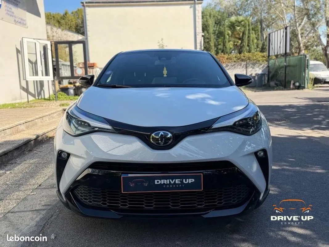 Toyota C-Hr 2023 photo 2