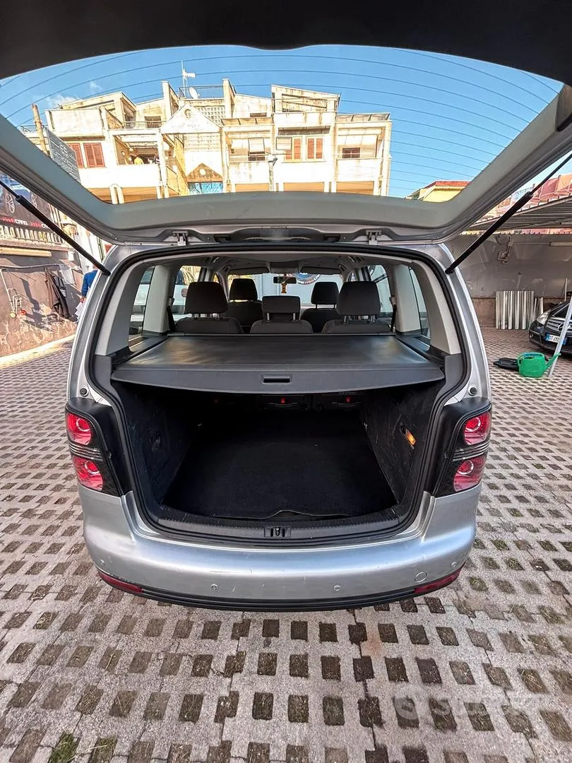 Volkswagen Touran 2007 photo 4