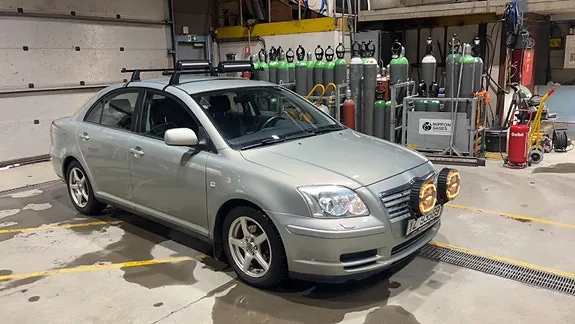 Toyota Avensis 2005 photo 2