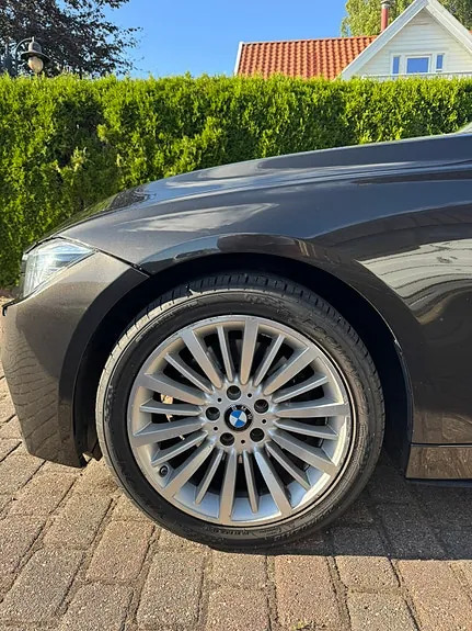 BMW 330I 2017 photo 4