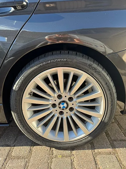 BMW 330I 2017 photo 5