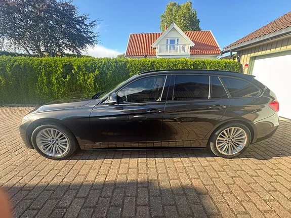 BMW 330I 2017 photo 3