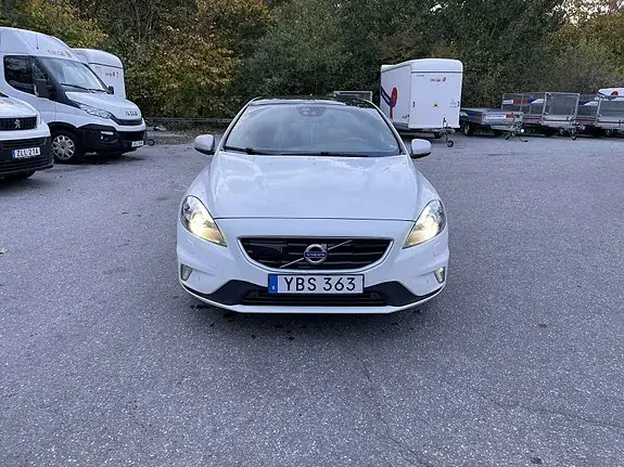 Volvo V40 2016 photo 2